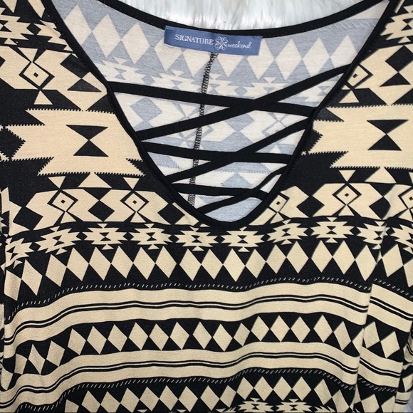 Signature Weekend Aztec Print Tunic - Picture 2 of 8